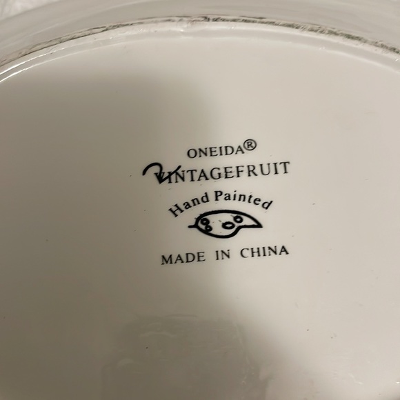 Oneida 14” Vintage Fruit Hand painted serving bowl - Picture 5 of 6